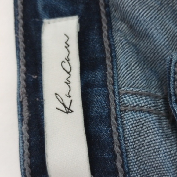 KanCan Womens Denim Shorts Sz 30 Distressed Raw Hem Knee Length Summer Spring - Picture 3 of 8